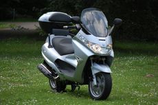 Piaggio X8 400.JPG